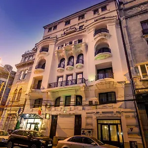 Carpati Imparatul Romanilor Otel Bükreş